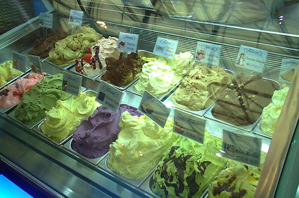 gelato ice cream display