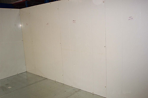 Walk-in Cold Storage Room Installation: Walk in Cooler and Freezer Cold Store Door Piece Panel and Ceiling Connection and Joint