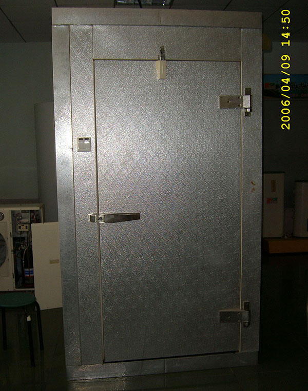 Walk-in Cooler and Freezer Doors: Walk-in Cooler Freezer Cold Store PU Insulated Flat Hinged Side Hung Door